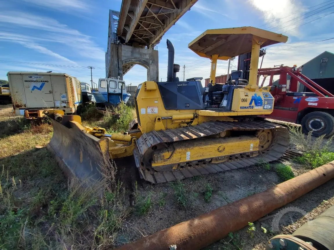 2006 KOMATSU D41P