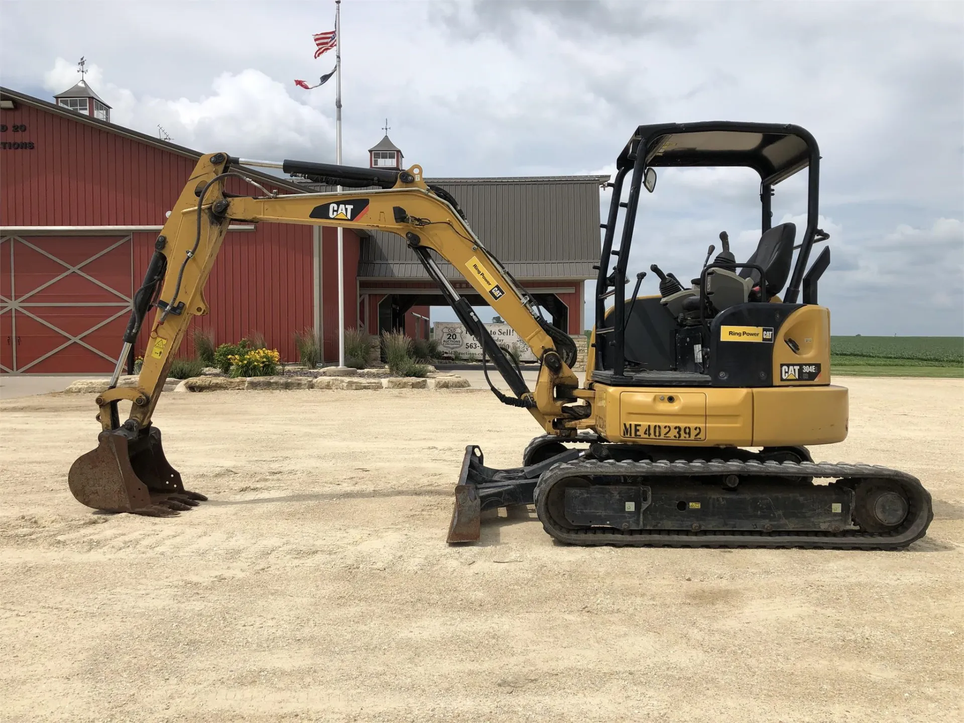 2017 CAT 304E2 CR MINI EXCAVATOR