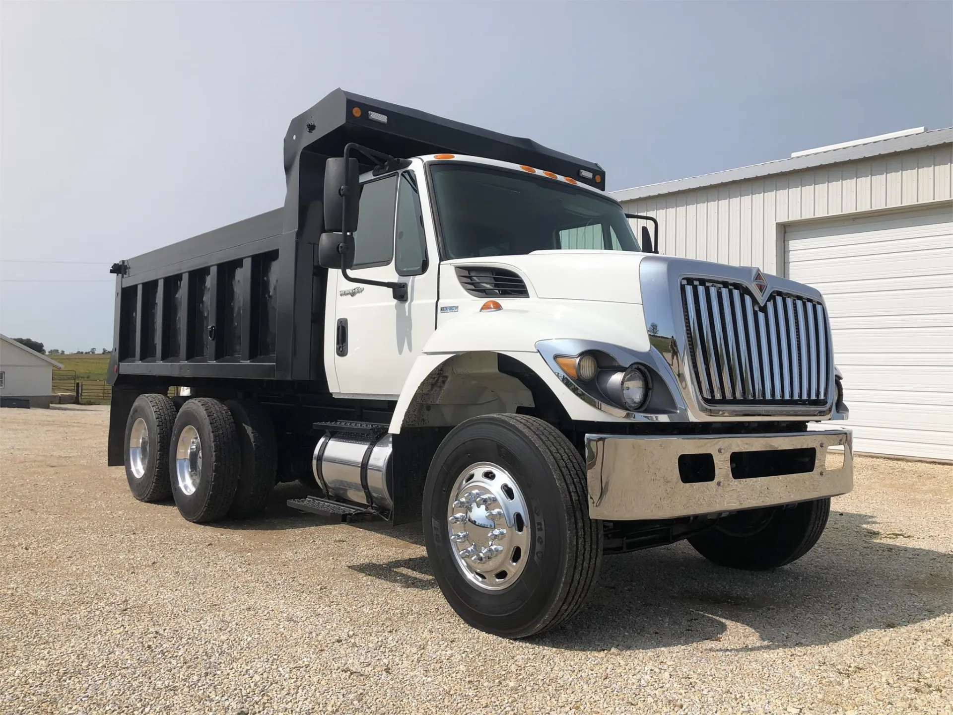 2009 INTERNATIONAL WORKSTAR 7400SA DUMP TRUCK
