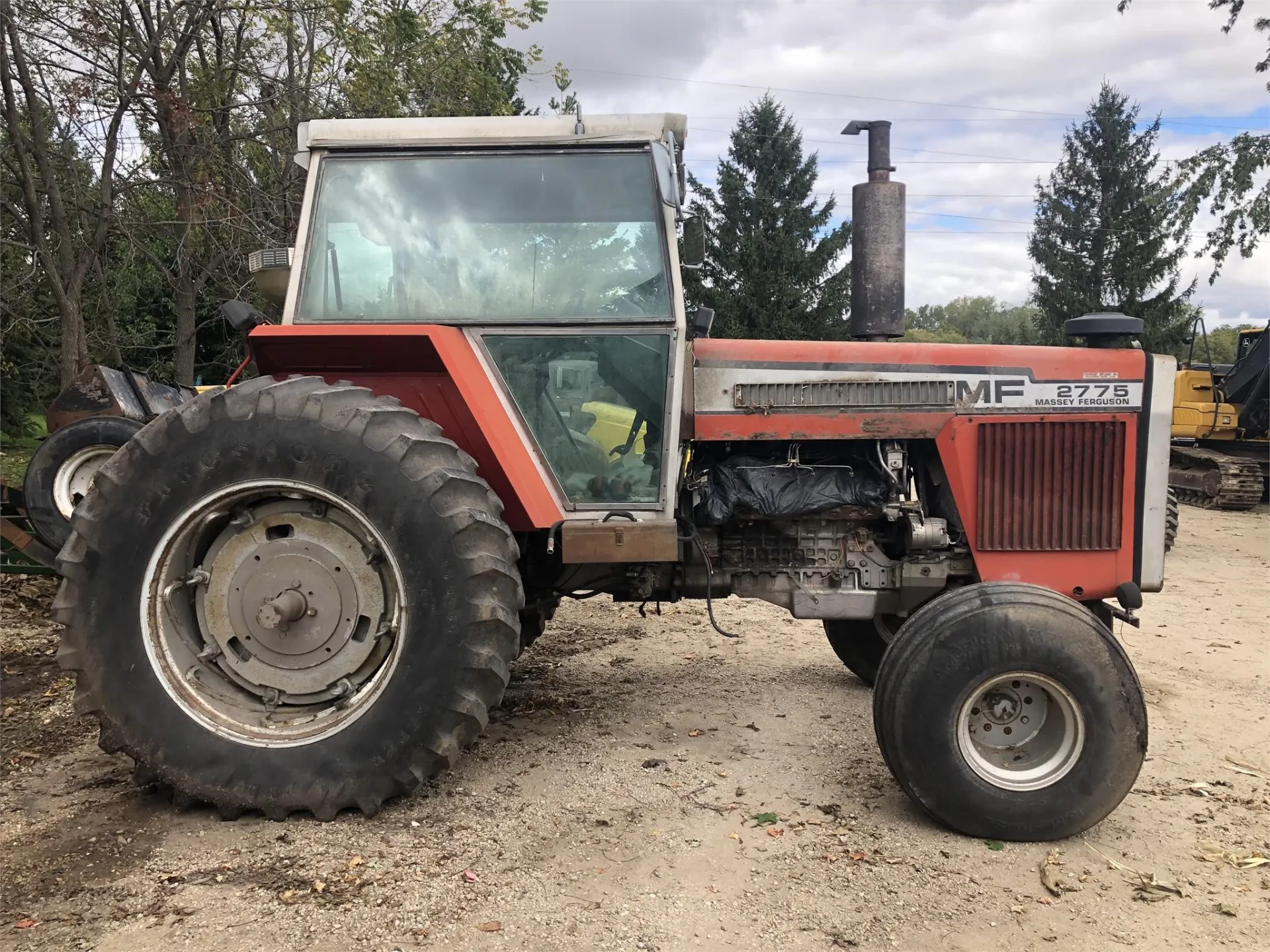 MASSEY-FERGUSON 2775 TRACTOR