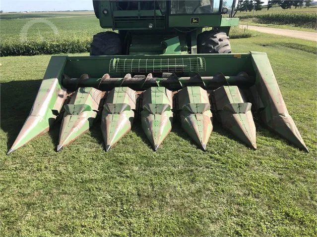 JOHN DEERE 643