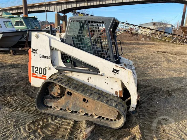 BOBCAT T200