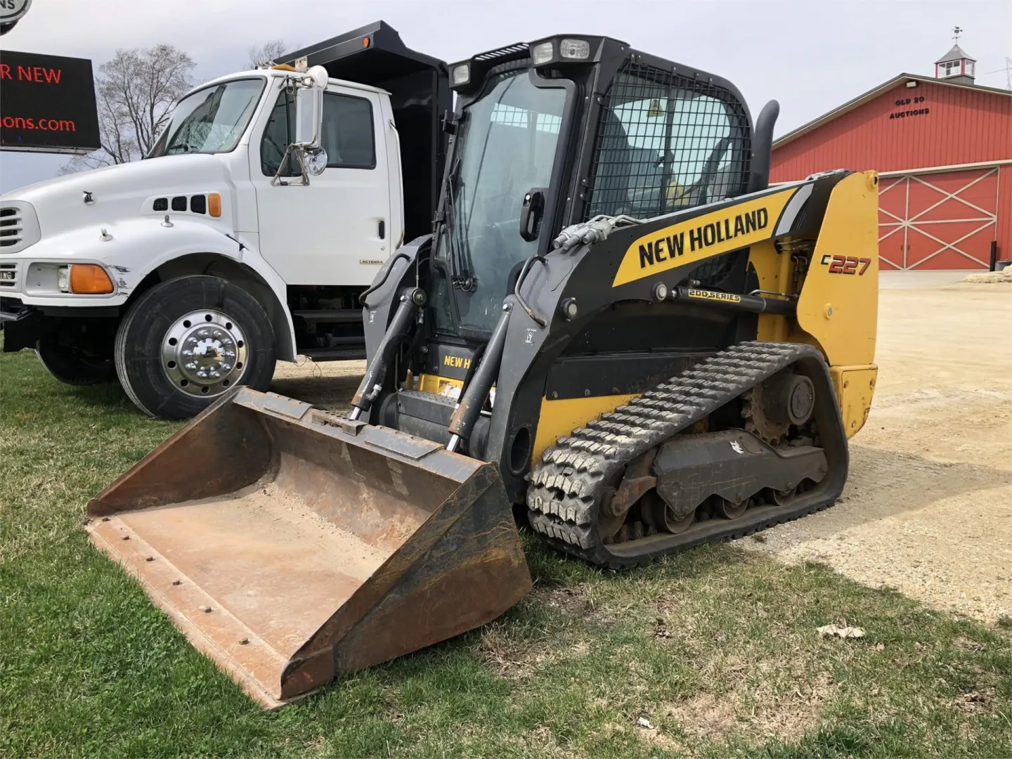 2017 NEW HOLLAND C227