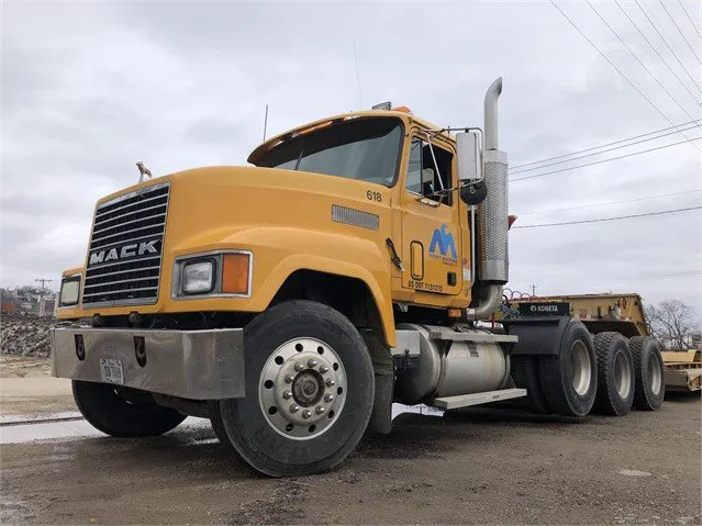 1995 MACK CH613