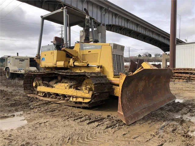 KOMATSU D37P-5