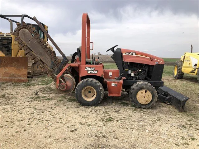  2013 DITCH WITCH RT45