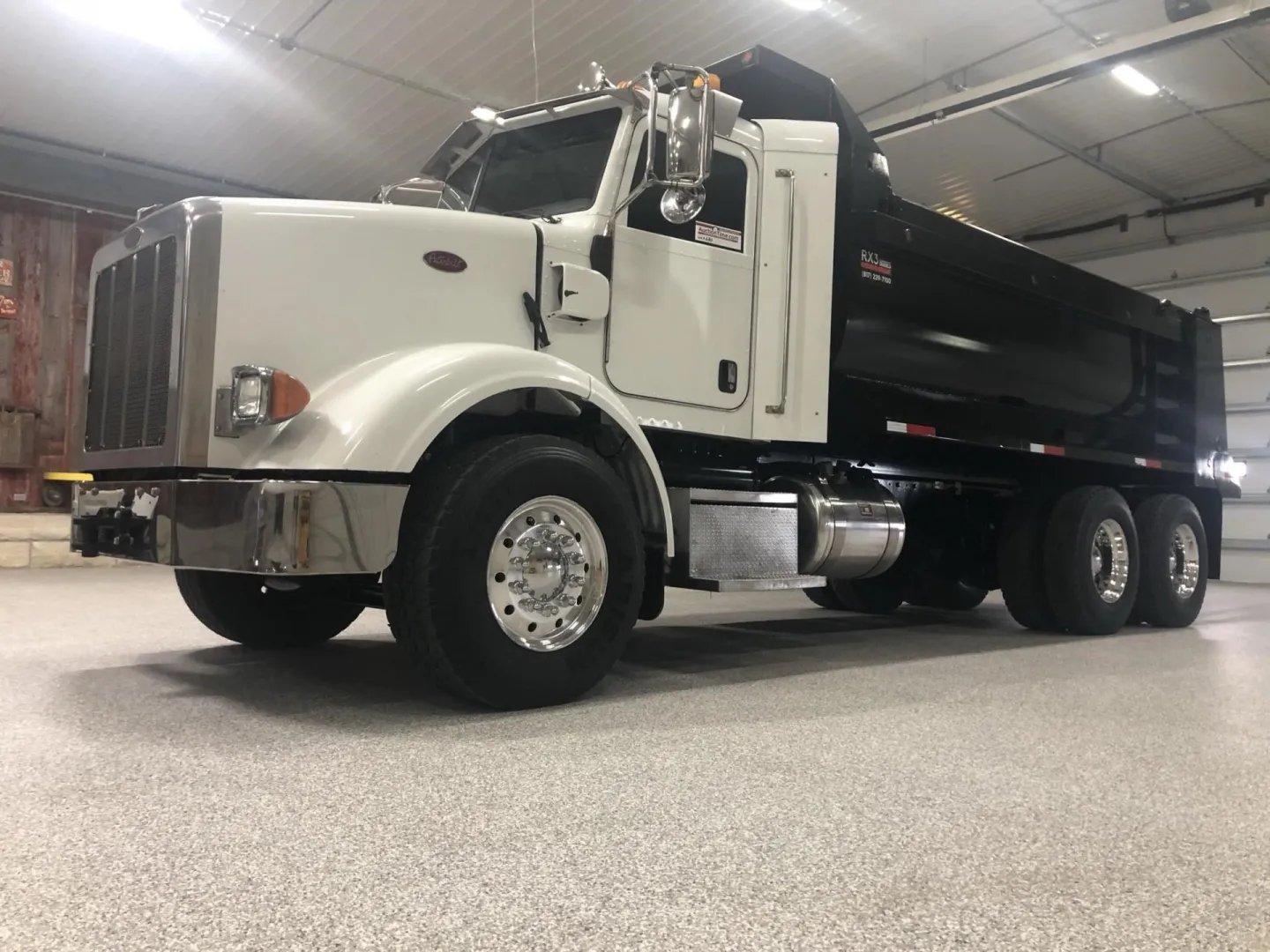 2015 PETERBILT 365