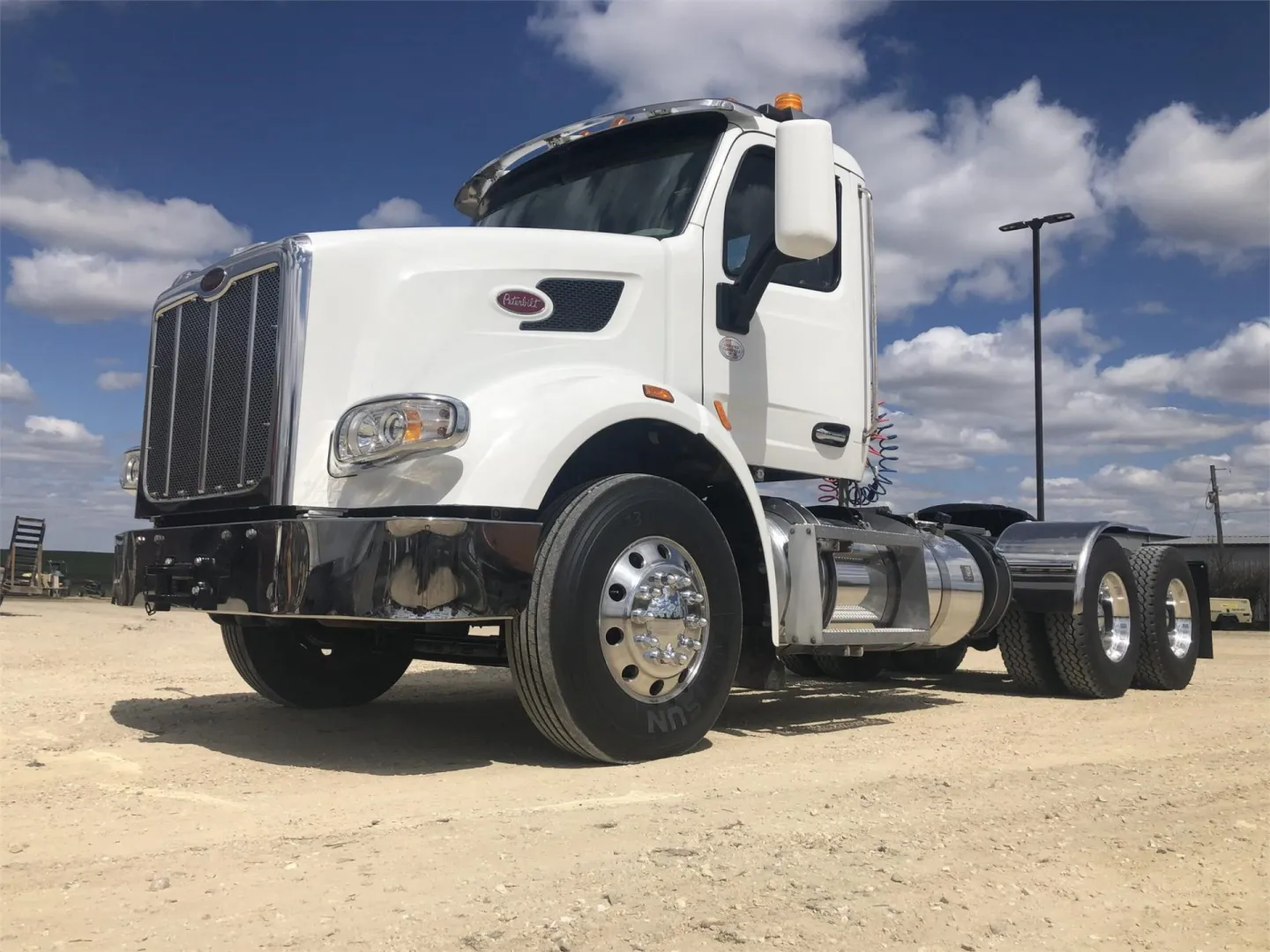 2018 PETERBILT 567