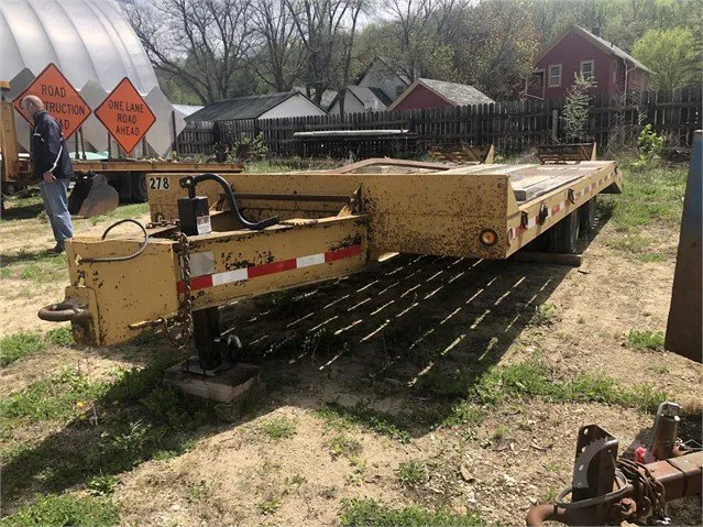 1985 EAGER BEAVER 20 FOOT TAG TRAILER