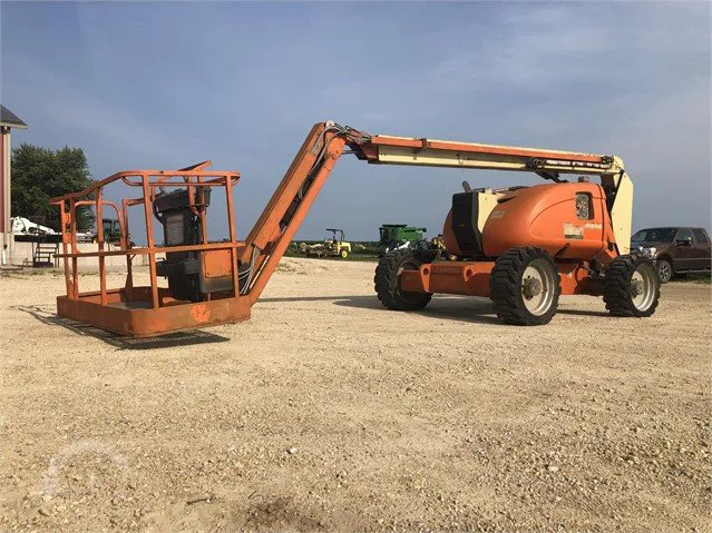 2011 JLG 600AJ