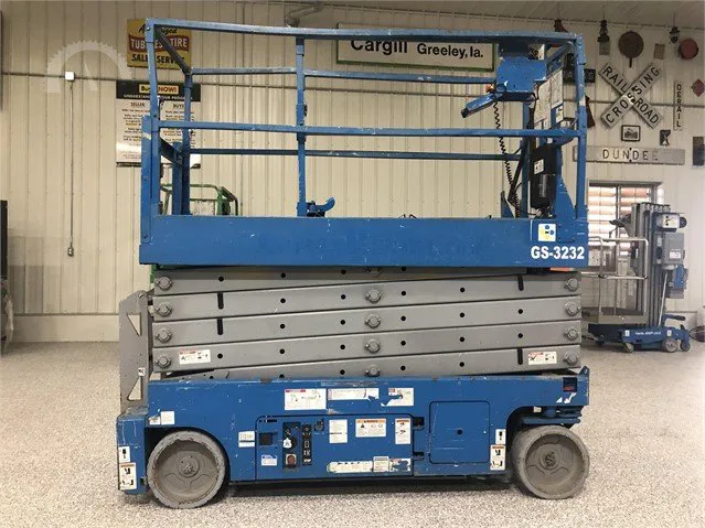 2007 GENIE GS3232