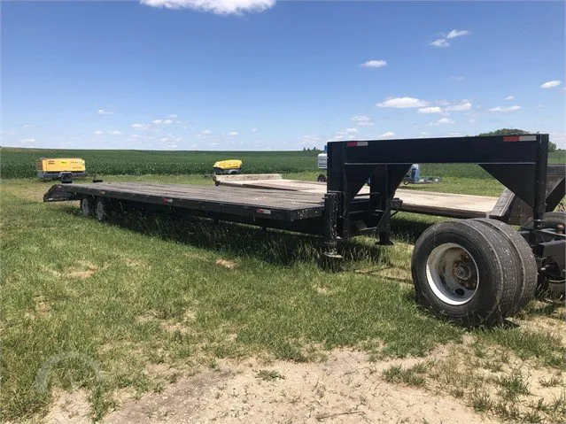 1988 KALYN SIEBERT 32 FOOT FLATBED GOOSENECK TRAILER