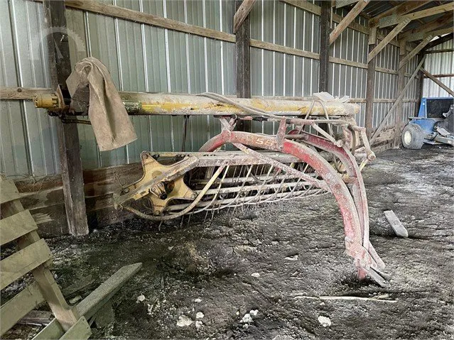 NEW HOLLAND 56