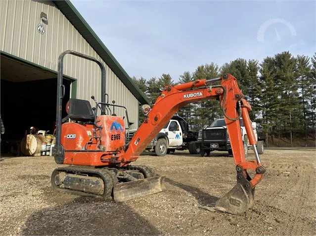 2001 KUBOTA K008