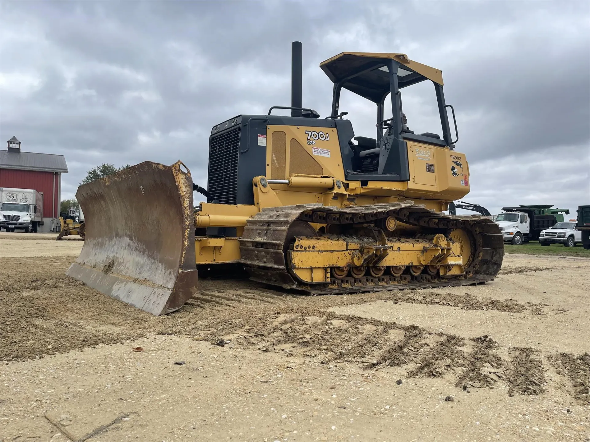 2006 DEERE 700J LGP