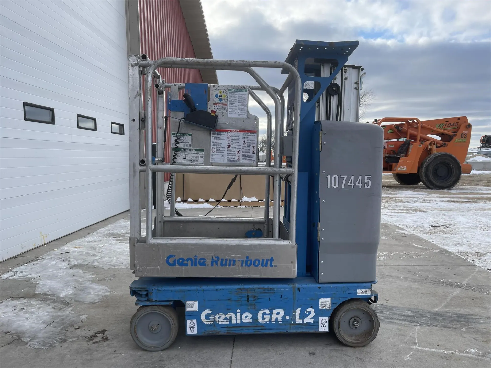 2012 GENIE GR12