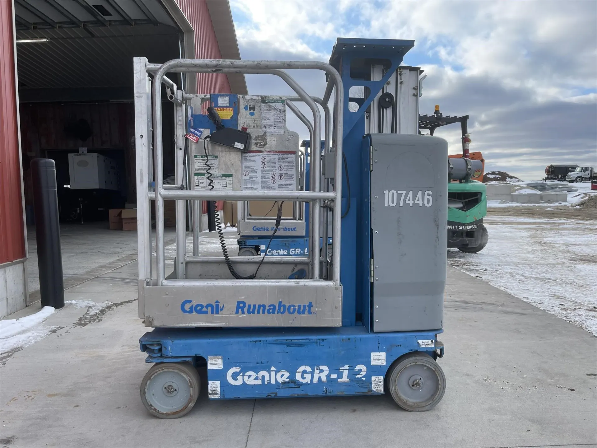 2012 GENIE GR12